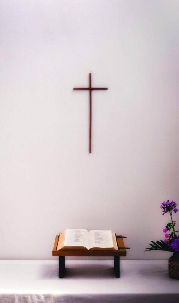 Miami-Beach-Community-Church-Prying-corner